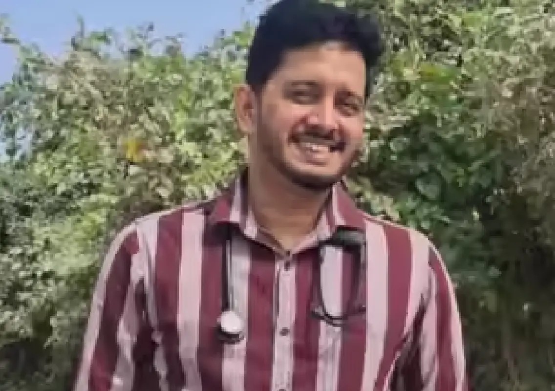 Bihar doctor earns praise for treating villagers free of cost - News Karnataka