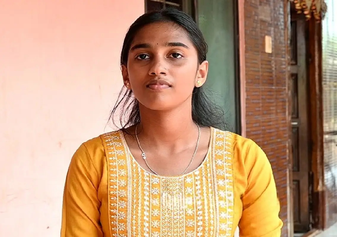 Bus driver’s daughter tops school in Udupi SSLC exams - News Karnataka
