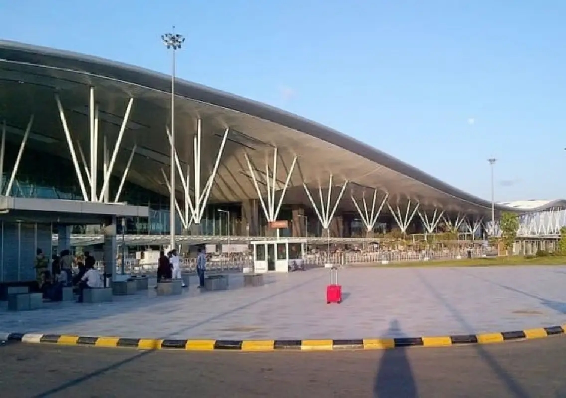 Court orders FIR after family stopped at Bengaluru airport - News Karnataka