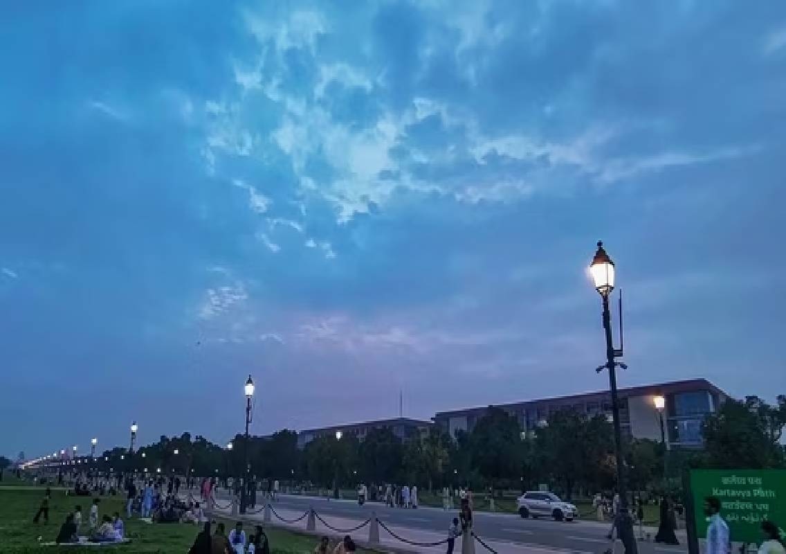 Rain lashes Delhi-NCR, brings relief from heat - News Karnataka
