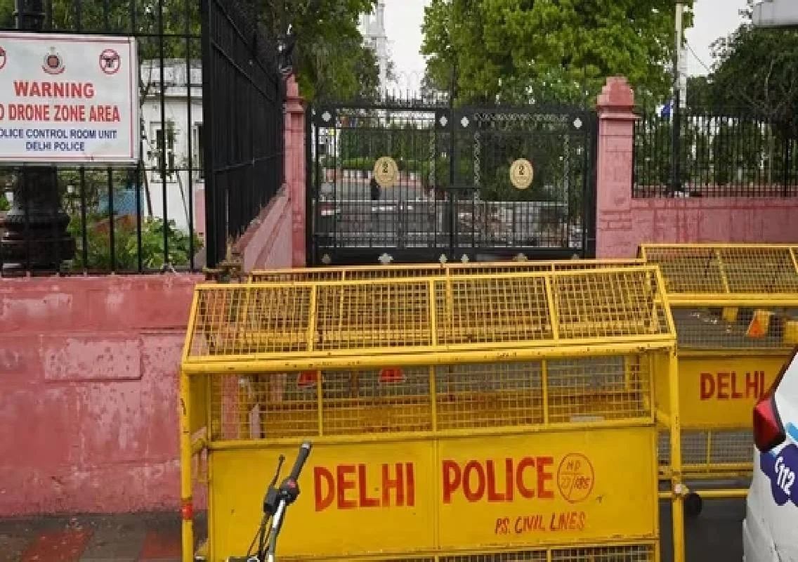 Delhi woman murdered by boyfriend, body hidden in bed - News Karnataka