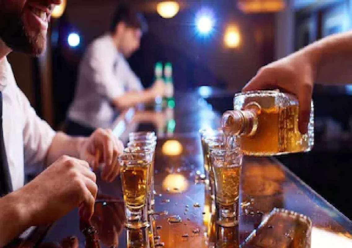 India’s premium liquor sales rise amid global slowdown - News Karnataka