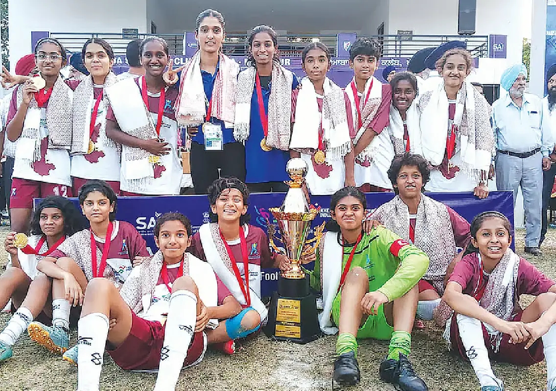 Karnataka girls win first U-13 national football title - News Karnataka