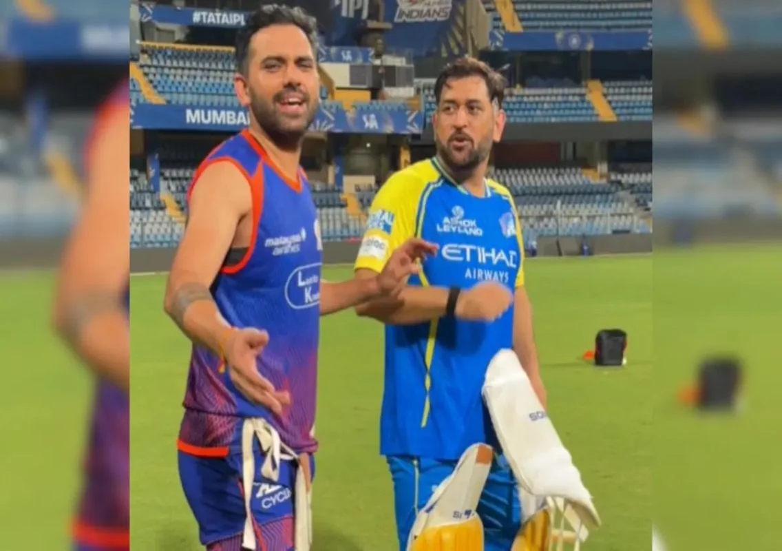 Dhoni-Chahar viral moment before MI vs CSK clash - News Karnataka