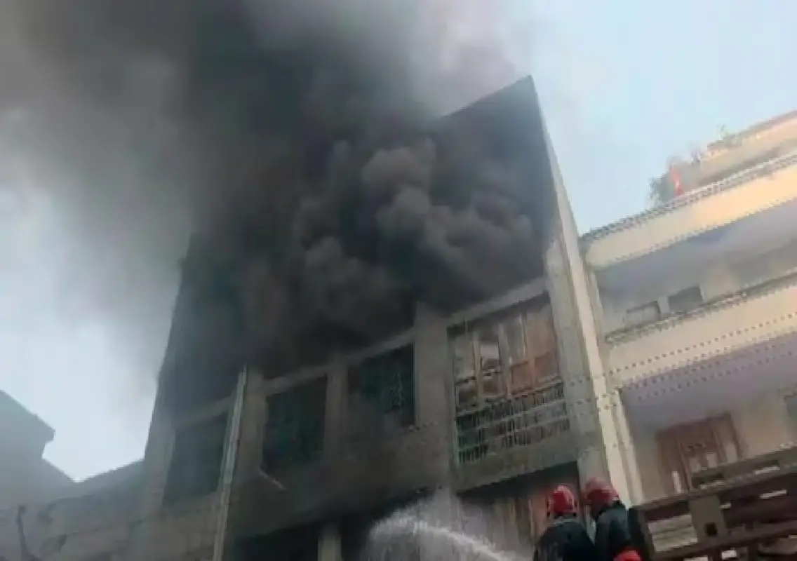 Massive fire at Narela factory triggers emergency response - News Karnataka