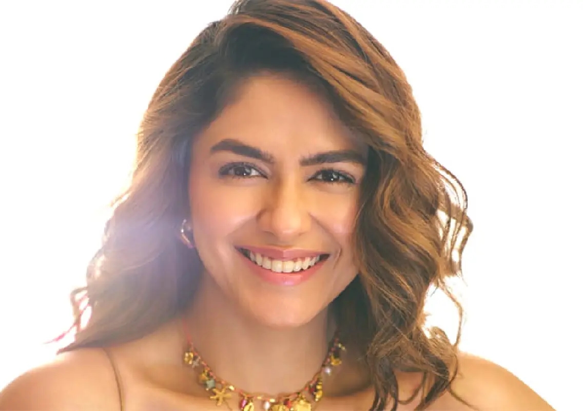 Mrunal Thakur wraps dubbing for upcoming rom-com film - News Karnataka