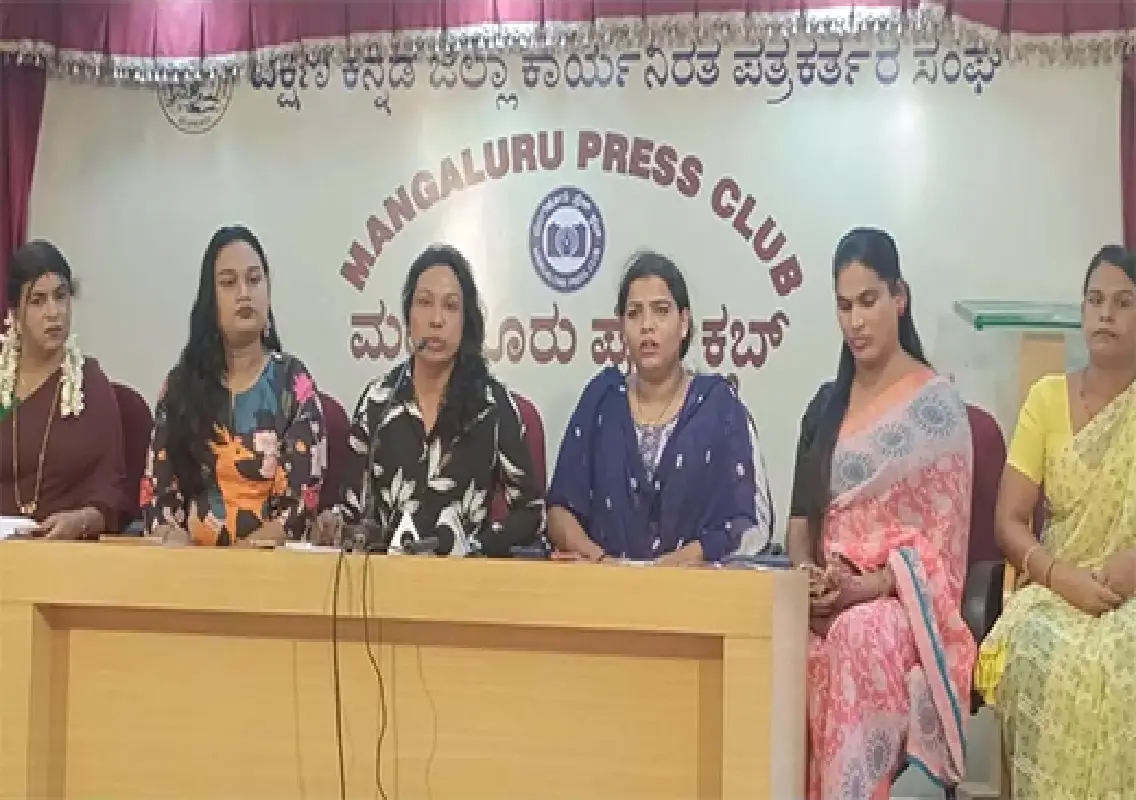 Navahasaja denies link to fake transgender ID racket: WATCH - News Karnataka