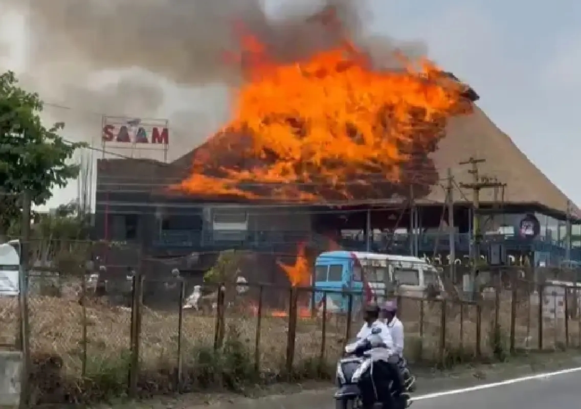 Newly opened hotel gutted in fire near NICE Road in Bengaluru - News Karnataka