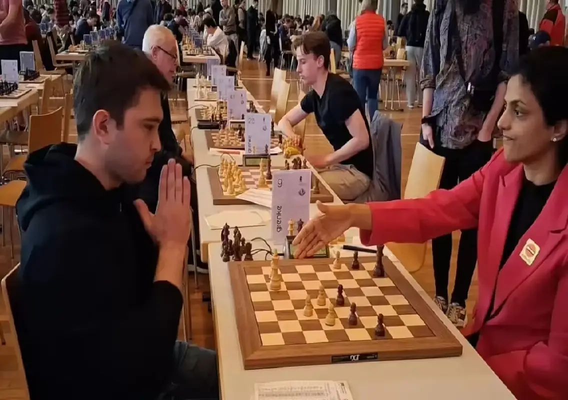 No handshake! Uzbek GM greets Harika with ‘Namaste’: WATCH - News Karnataka