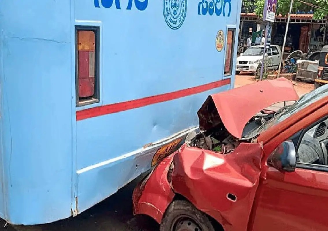 One injured as car hits KSRTC bus in Sullia - News Karnataka