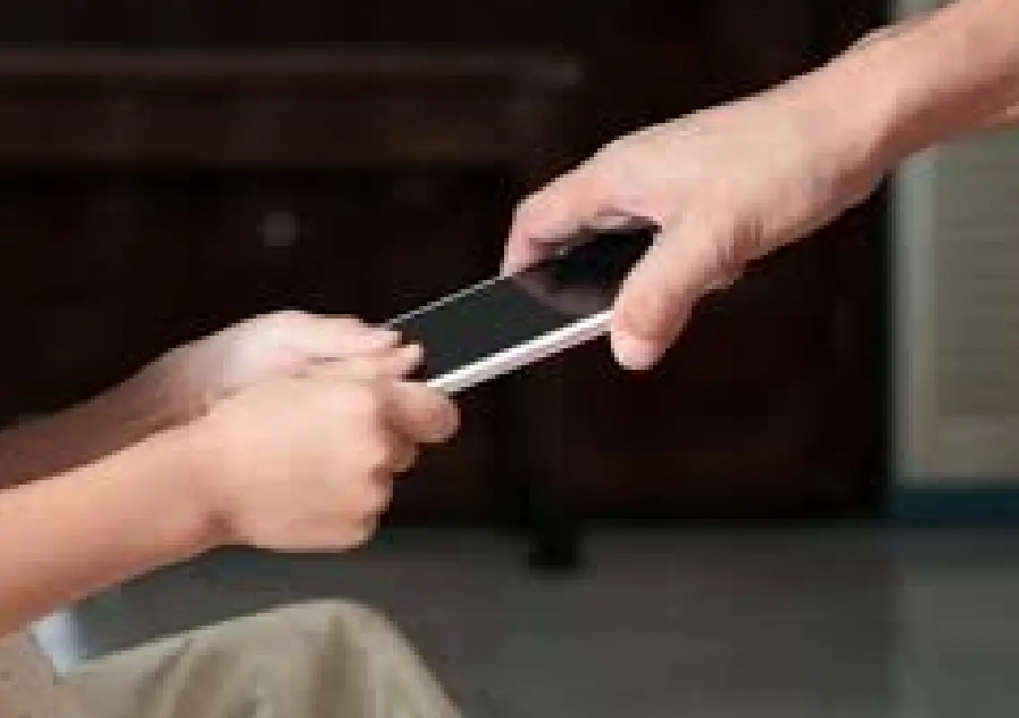 Parenting debate grows over taking away teens’ phones - News Karnataka