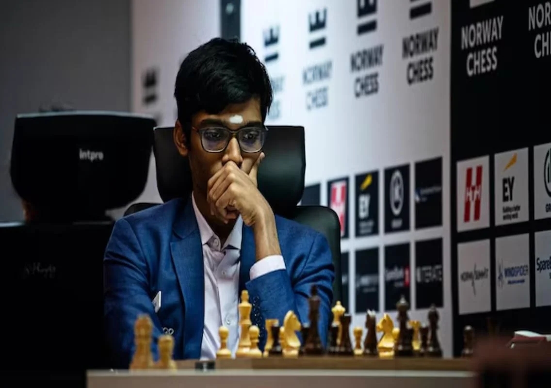 Candidates 2026: Vaishali rises, Pragg trails Sindarov - News Karnataka