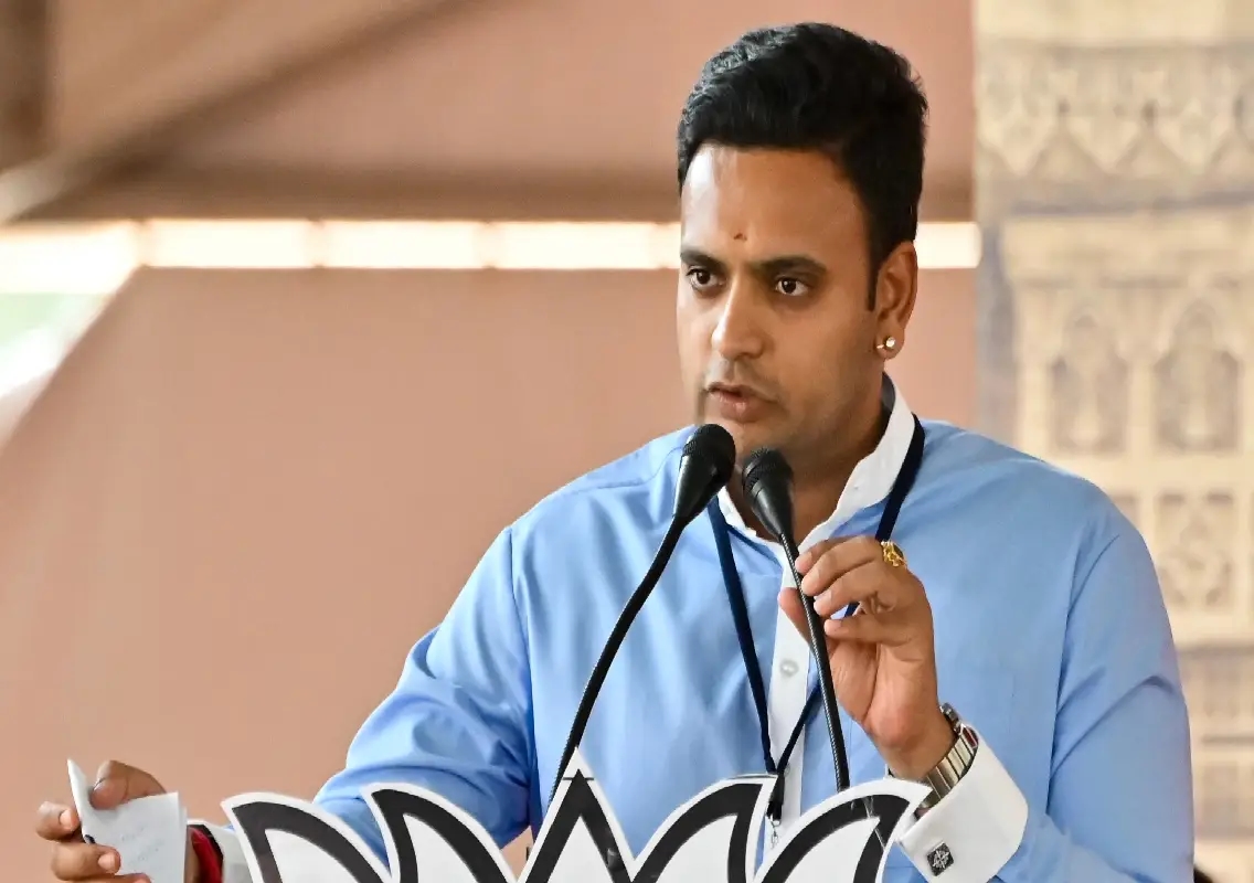 Rail underbridge work near Kukkarahalli Lake to begin soon: Yaduveer - News Karnataka