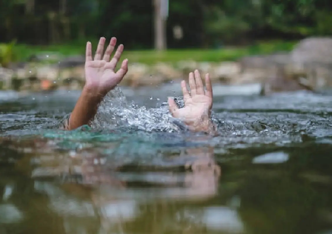 Two labourers drown after coracle tears apart in Bengaluru lake - News Karnataka