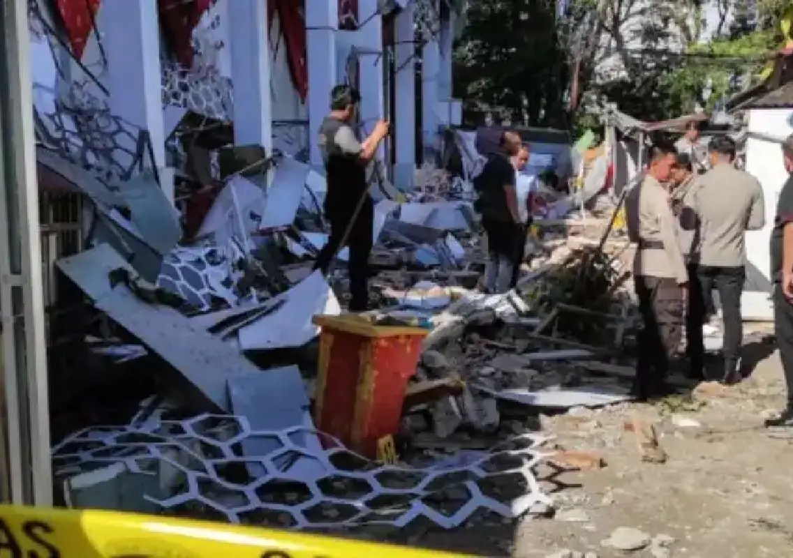 Strong quake triggers tsunami alert, kills one in Indonesia - News Karnataka