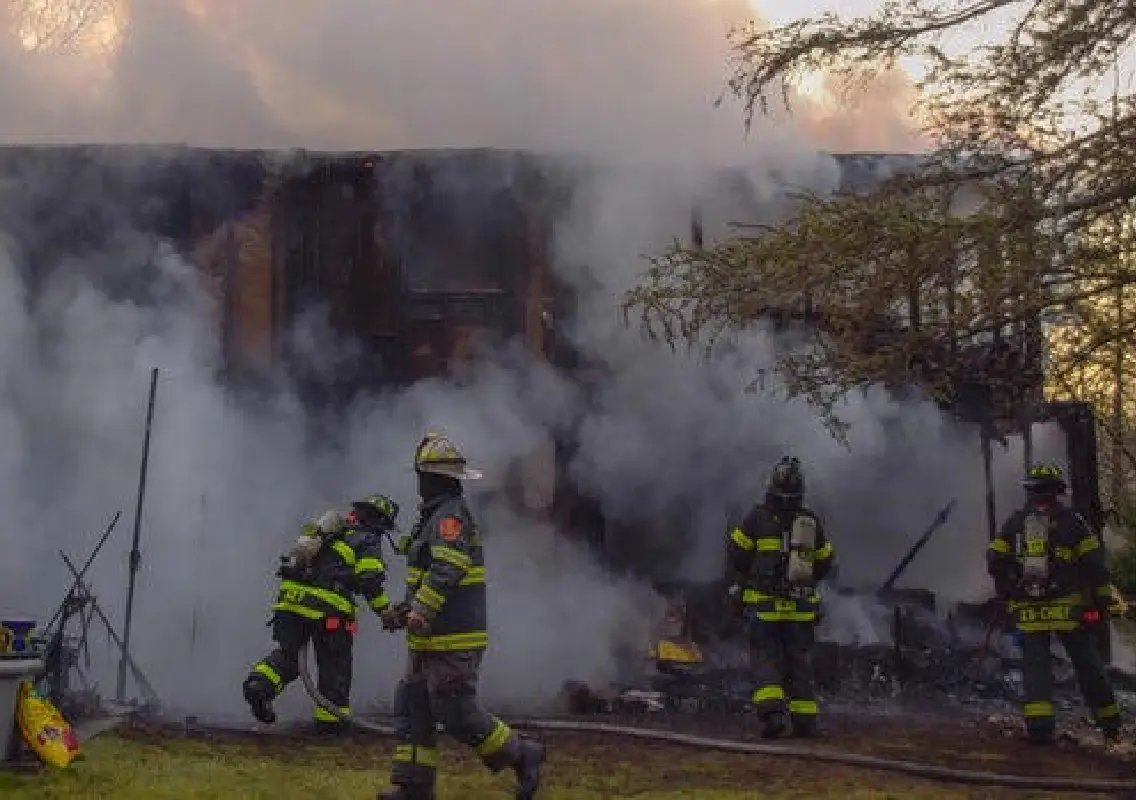 Teen, mother save neighbour from deadly house fire - News Karnataka