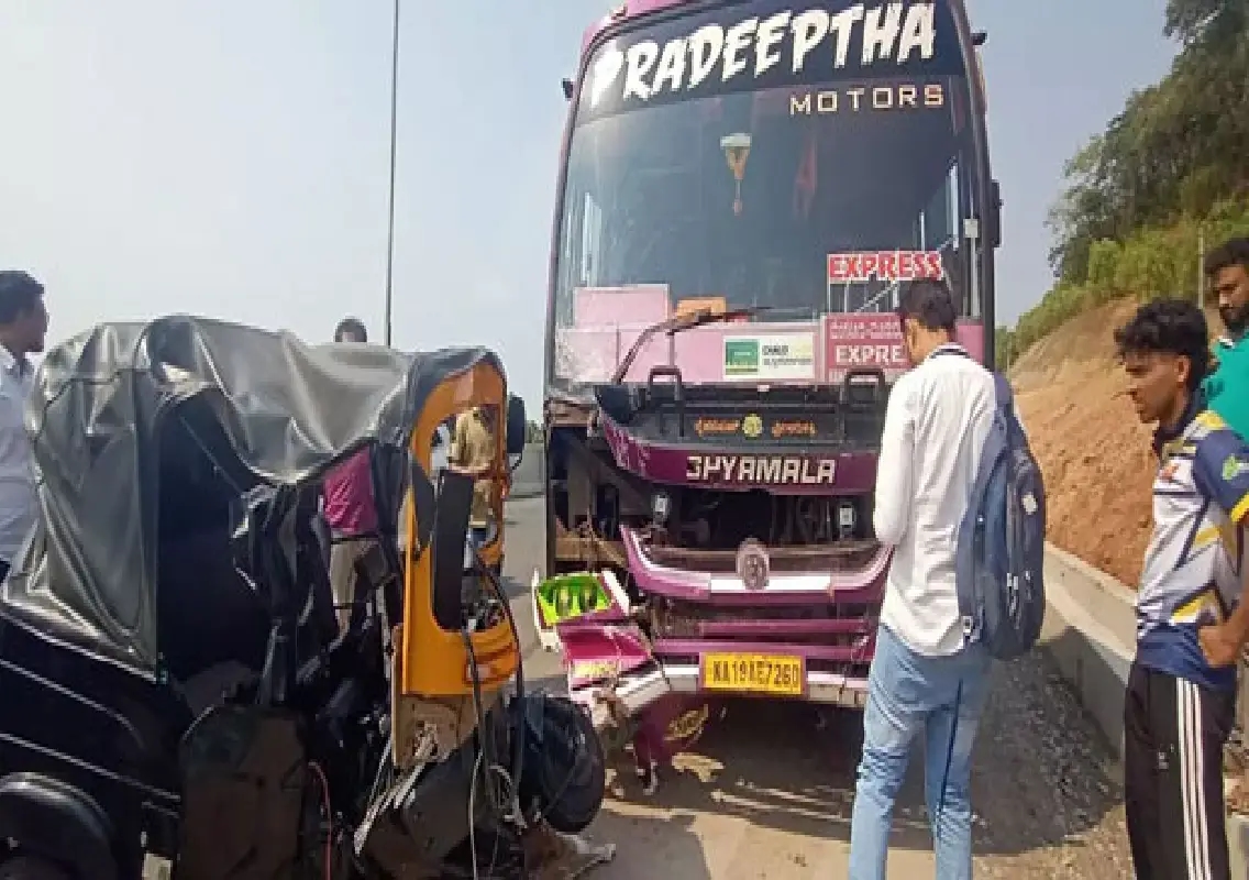 Three injured in bus–auto collision near Mangaluru - News Karnataka