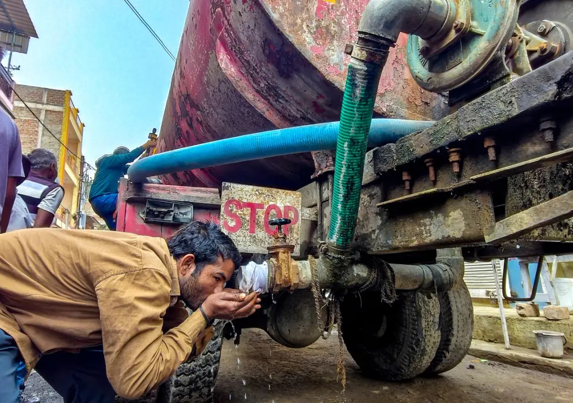 Water crisis deepens as tanker demand surges in Bengaluru - News Karnataka