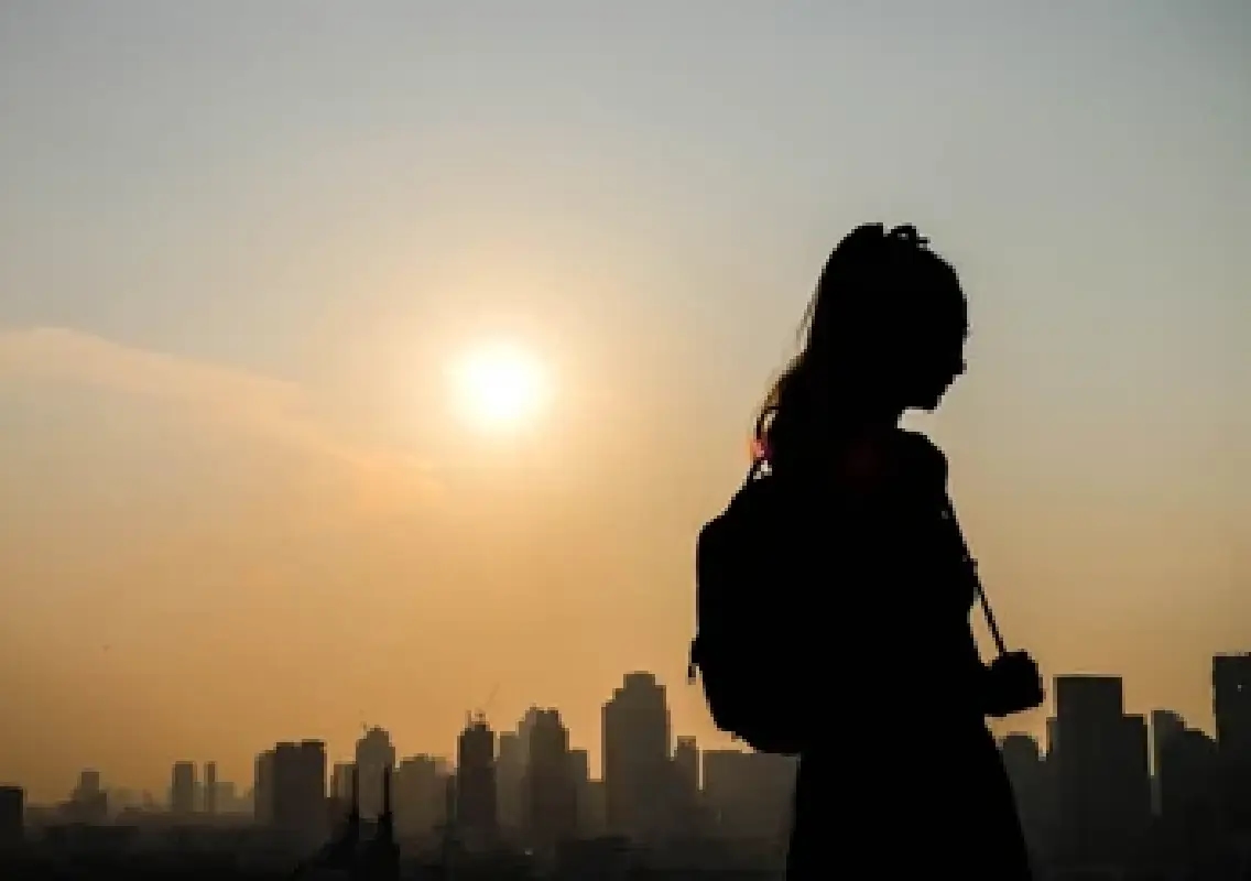 Woman’s fall from terrace raises foul play suspicion - News Karnataka
