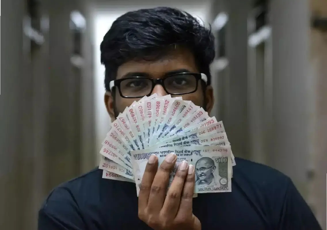 Young earner’s EMI dilemma sparks debate on spending habits - News Karnataka