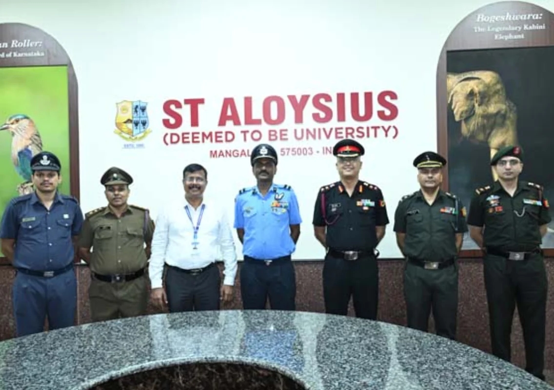 St Aloysius University honours NCC cadets at felicitation ceremony - News Karnataka