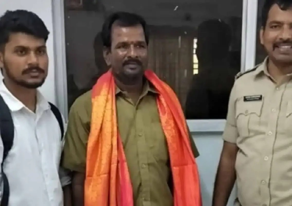 Auto driver returns Rs 1.2 lakh meant for patient’s treatment - News Karnataka