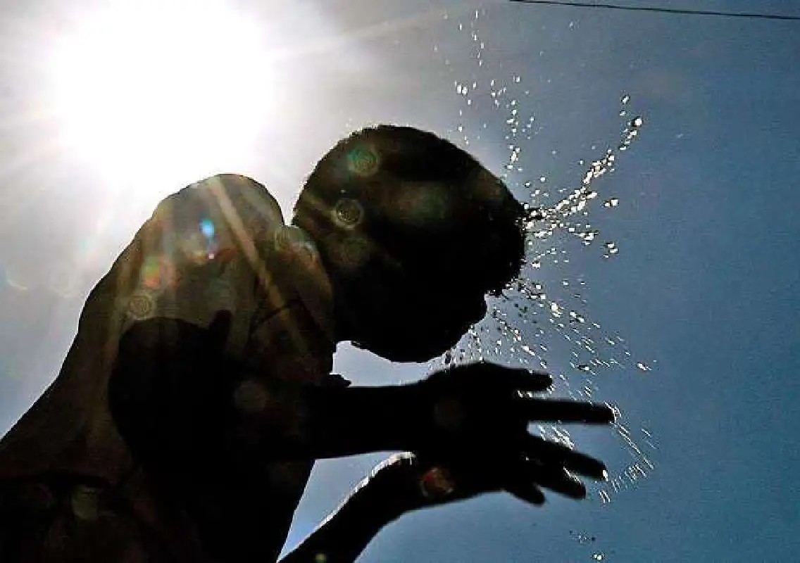 Boy dies of extreme heat in Muddebihal amid soaring temperatures - News Karnataka