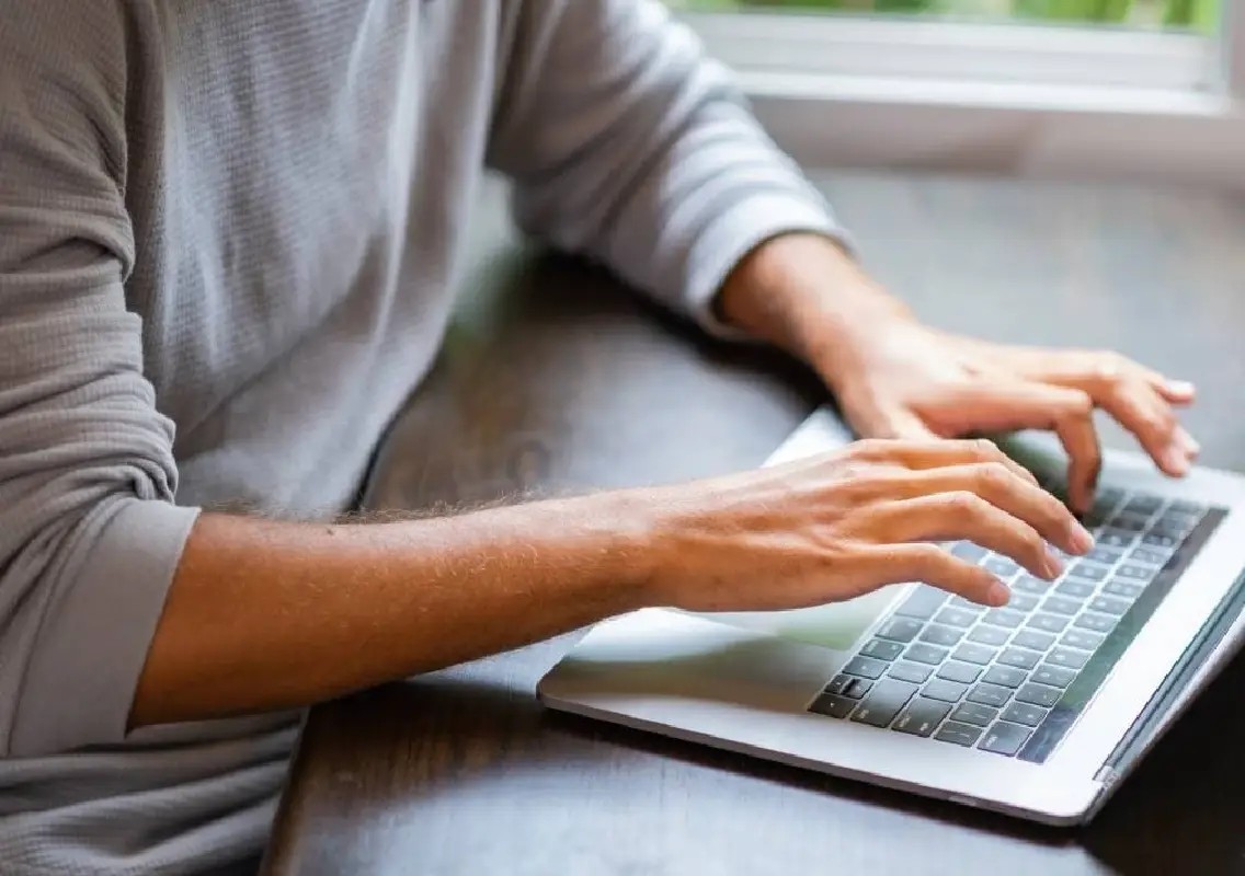 College dropout claims he landed Rs 70 LPA tech job at 20 - News Karnataka