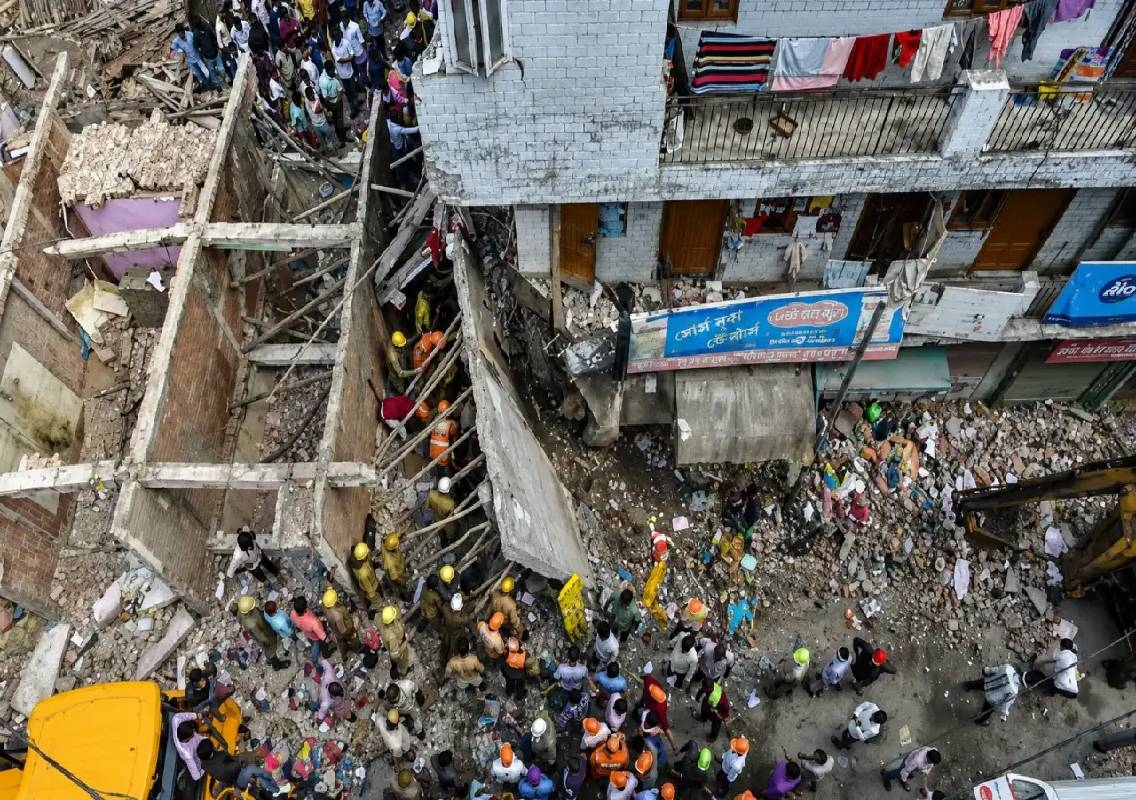 Delhi building collapse death toll rises to 5 - News Karnataka