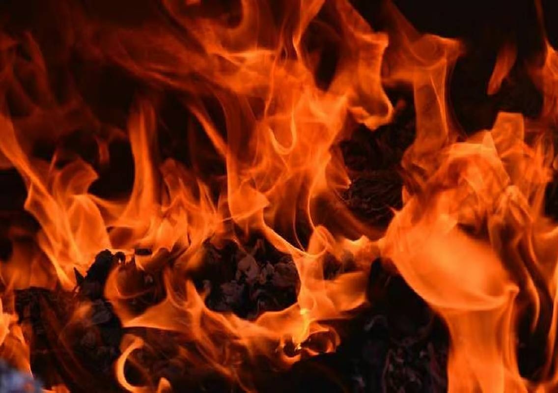 Bengaluru father-son fire mishap leaves both injured - News Karnataka