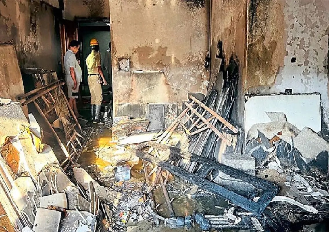 Fire breaks out in Mangaluru apartment, no casualties reported - News Karnataka