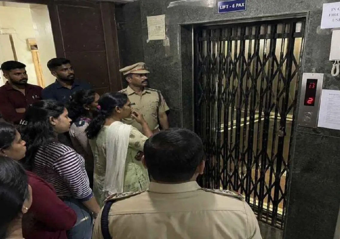 Five-year-old girl dies after getting trapped in hostel lift - News Karnataka