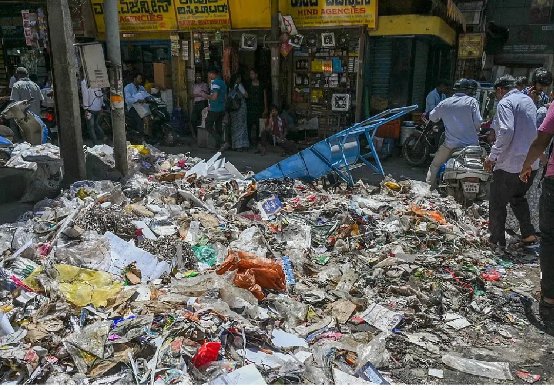 Garbage crisis worsens as waste collection slows across Bengaluru - News Karnataka
