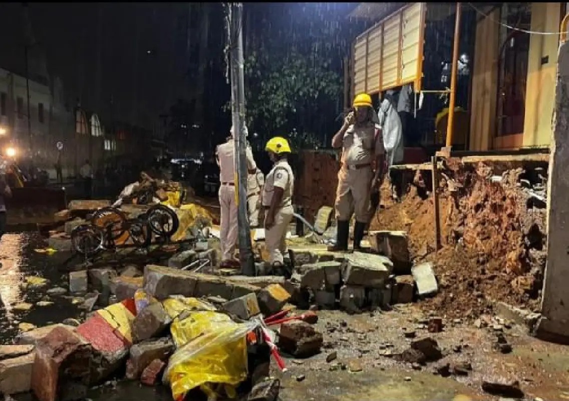 Govt orders hospital audit after Bowring wall collapse - News Karnataka