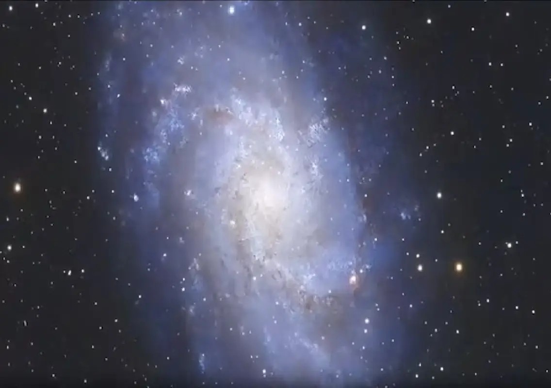 Himalayan astrophotographer captures galaxy 27 lakh light-years away: WATCH - News Karnataka