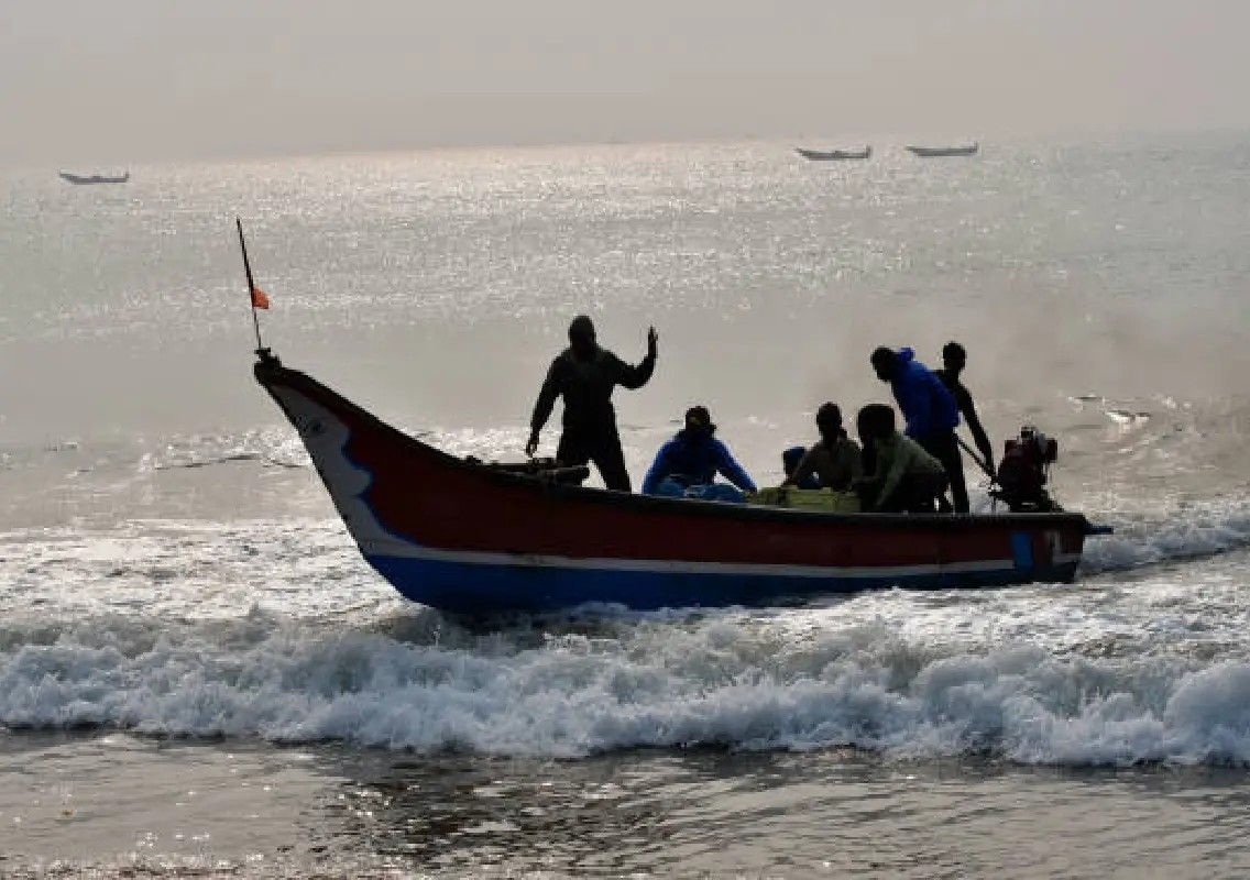 IMD warns fishermen against venturing into sea - News Karnataka