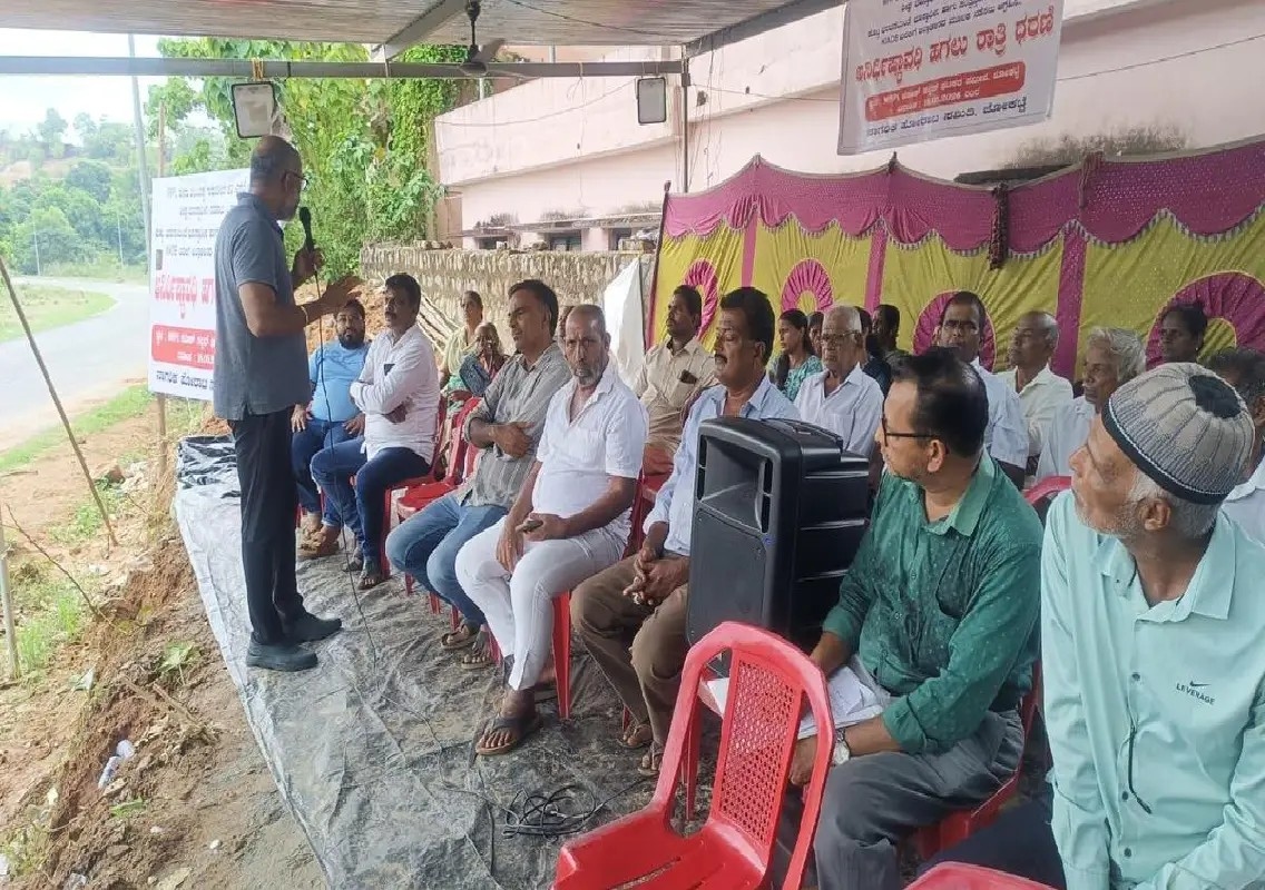 Jokatte residents demand immediate action on MRPL buffer zone issue - News Karnataka