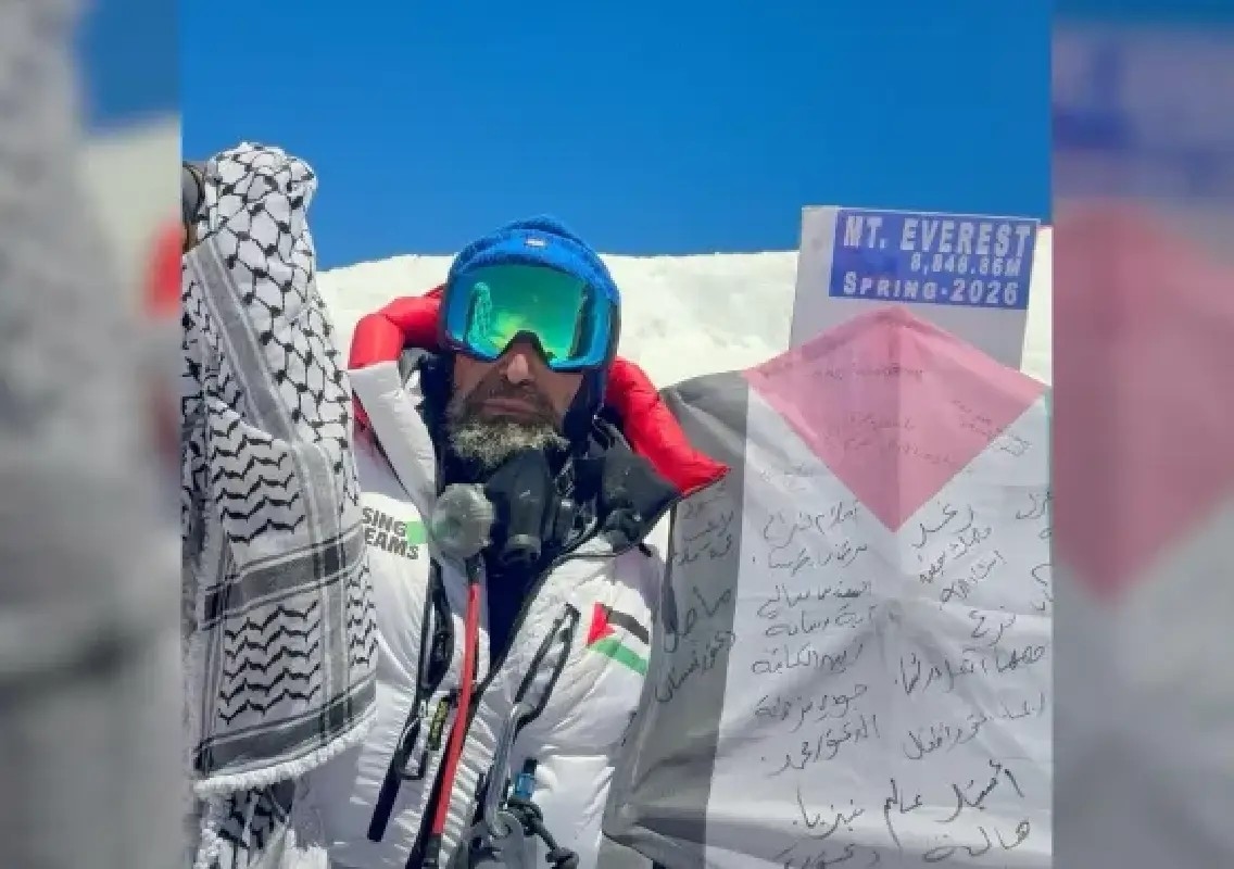 Kite with Gaza children’s messages reaches Everest summit - News Karnataka