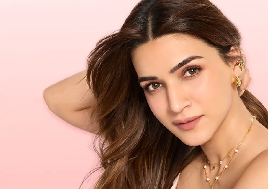 Kriti Sanon joins GIVA as brand ambassador: WATCH - News Karnataka