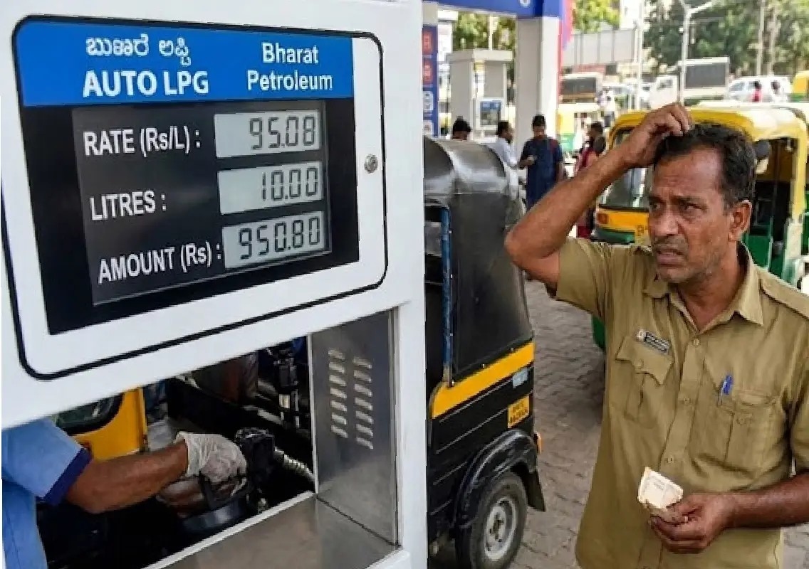 LPG hike hits auto drivers, earnings take a daily hit - News Karnataka