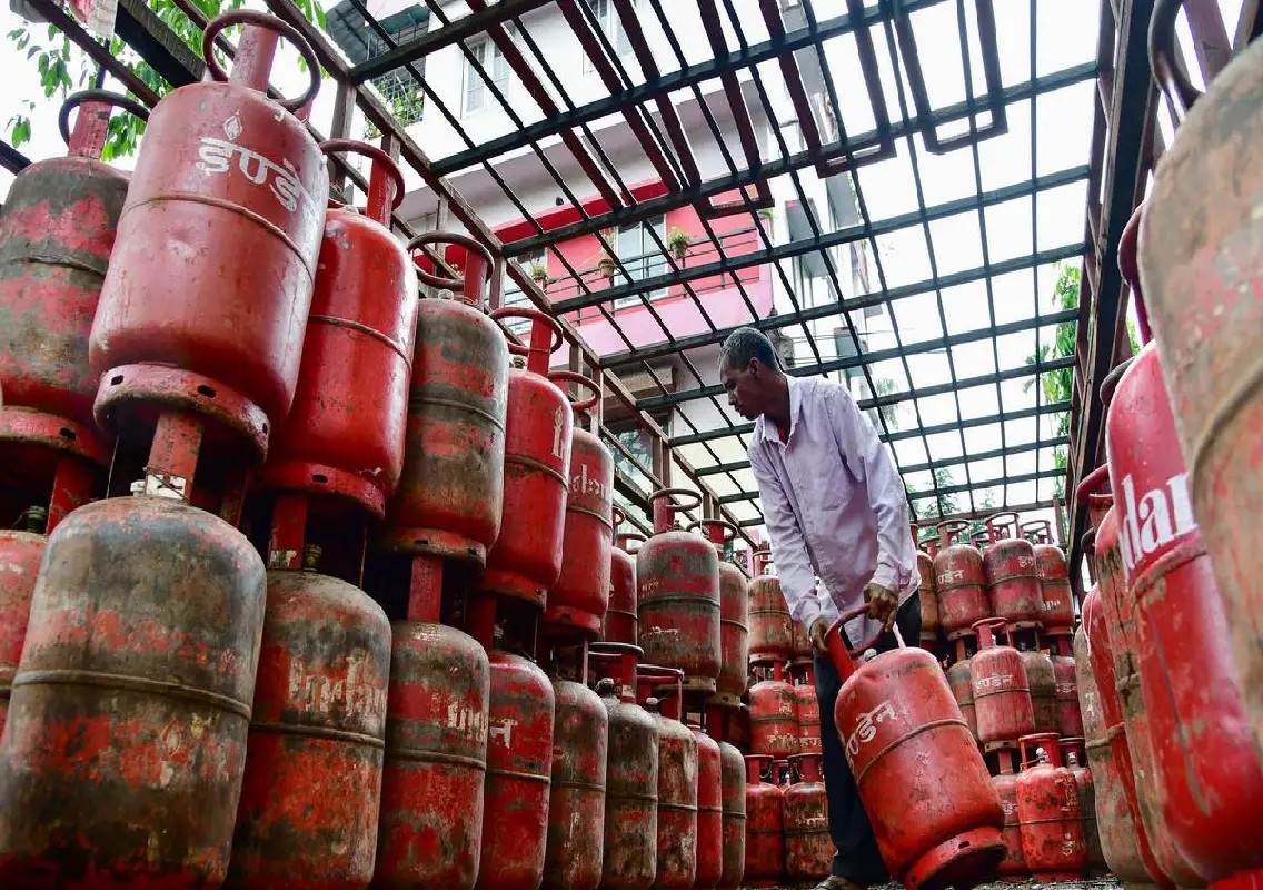 LPG subsidy SMS creates confusion among Mangaluru consumers - News Karnataka