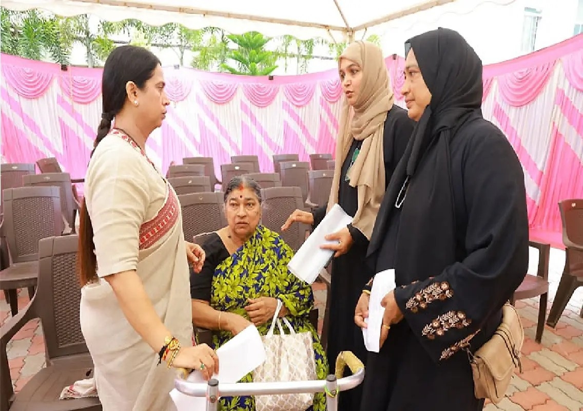 Lakshmi Hebbalkar faces criticism over Udupi hearing remarks: WATCH - News Karnataka
