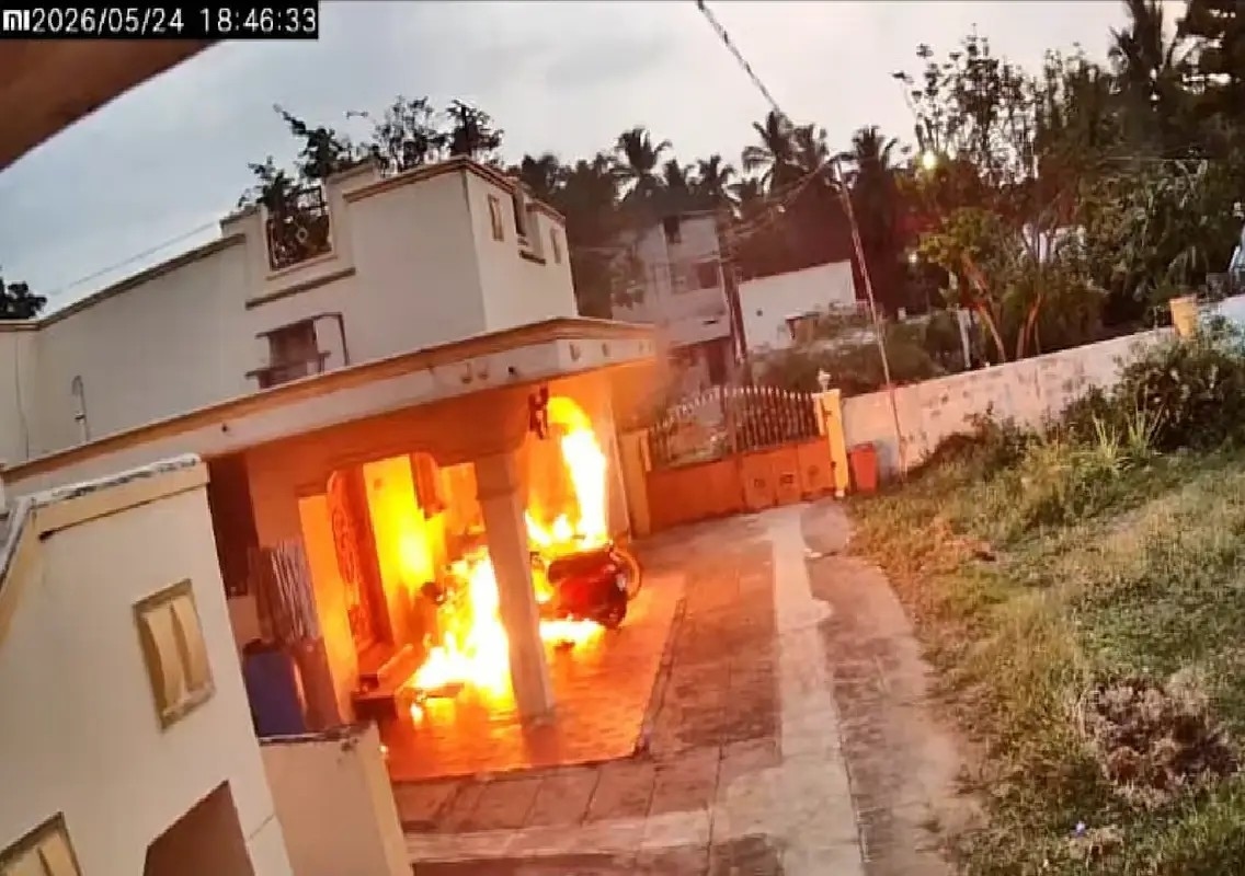 Man booked after petrol bombs hurled at woman's house in Coimbatore: WATCH - News Karnataka