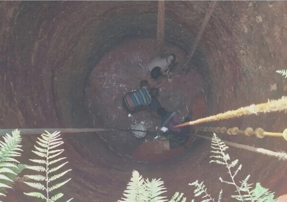 Three workers rescued after getting trapped inside temple well - News Karnataka