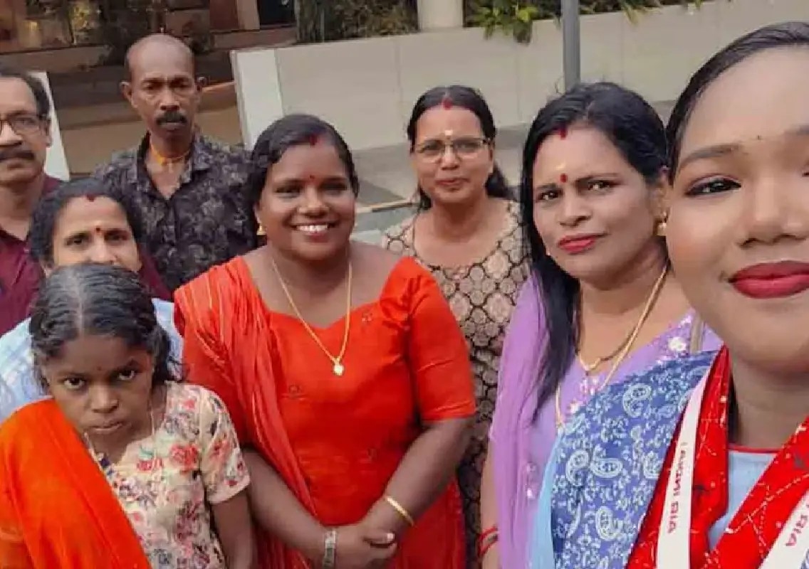 Missed flight saves woman, but friends lost in wall collapse - News Karnataka
