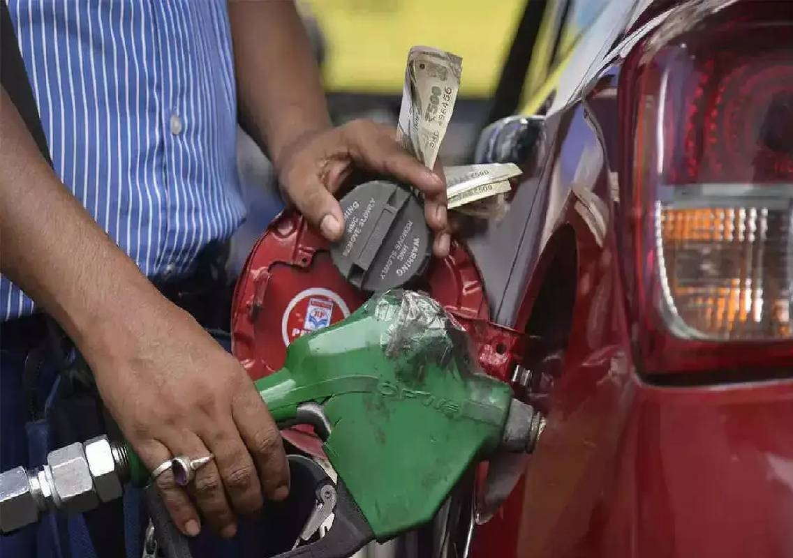 Petrol, diesel prices hiked by Rs 3 across India - News Karnataka