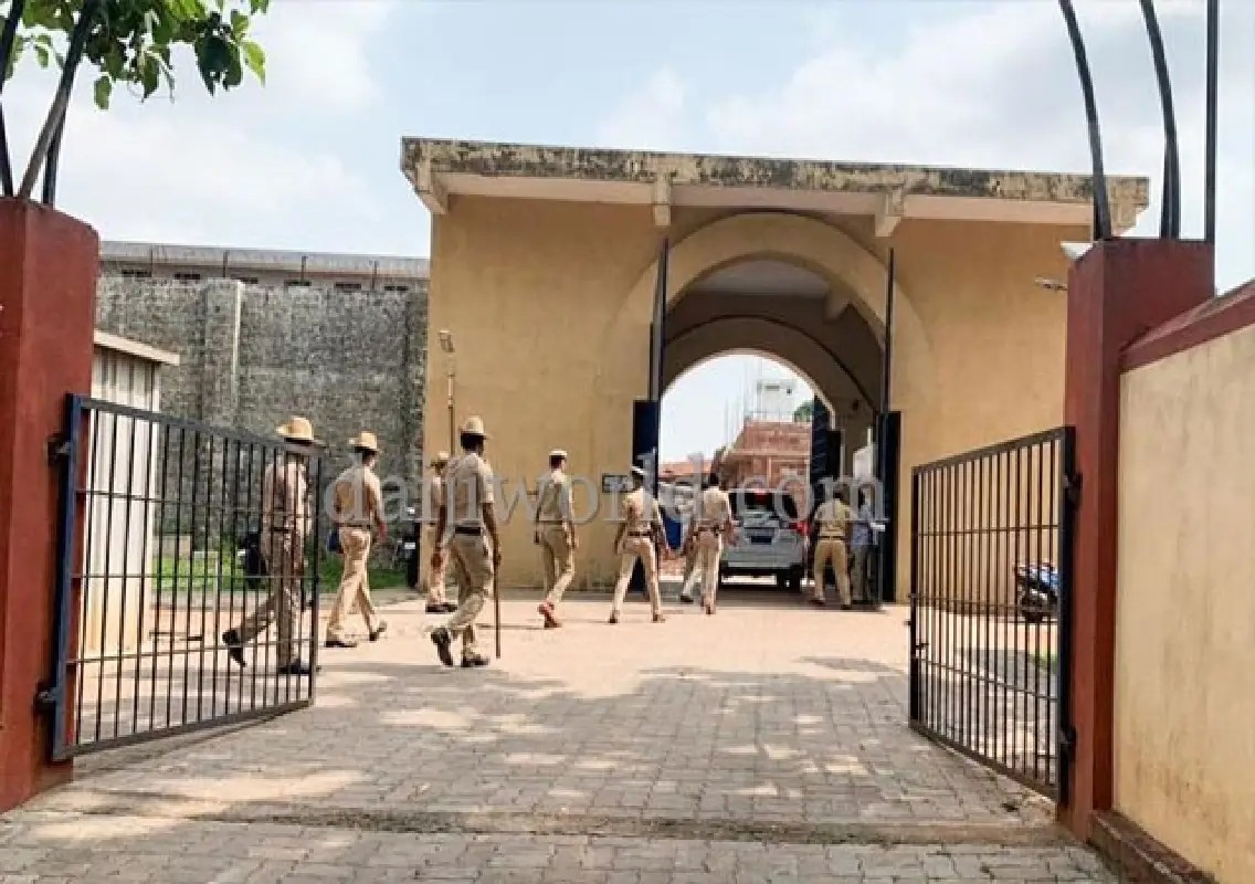 Prison inmate caught smuggling phone hidden in rectum - News Karnataka