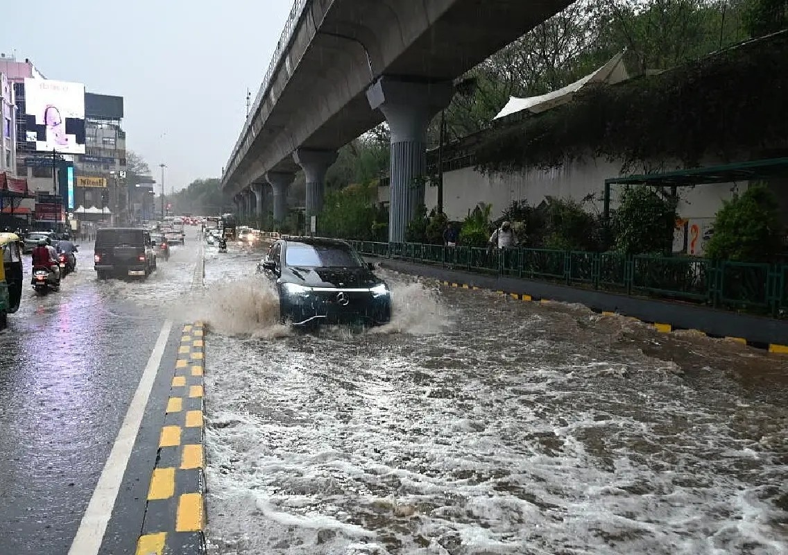 Rain to continue in Bengaluru, IMD issues alert for commuters - News Karnataka