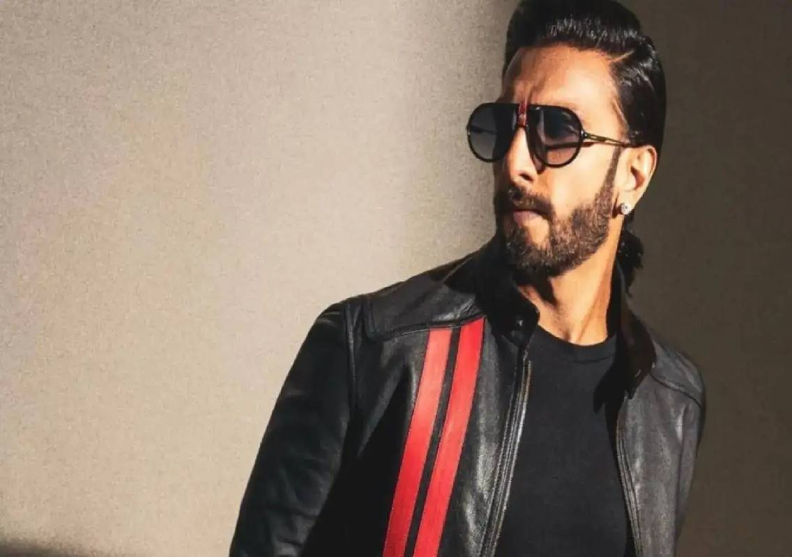 Ranveer Singh visits Chamundeshwari Temple amid Kantara row - News Karnataka