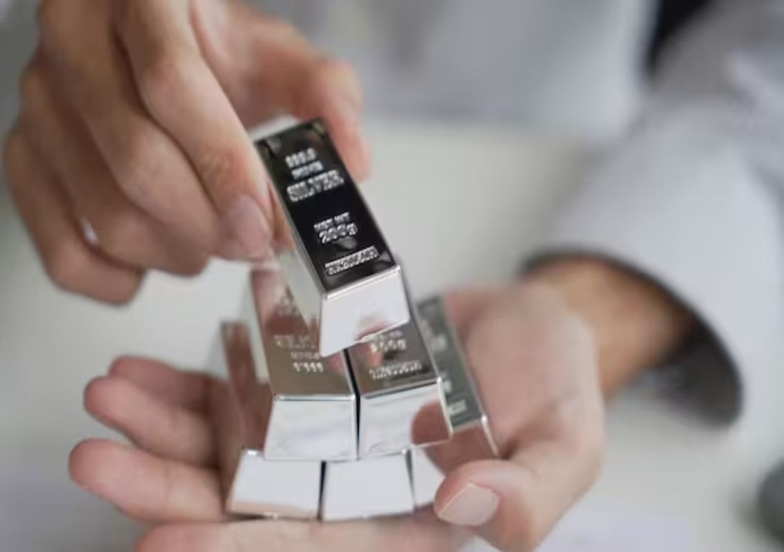 Why silver prices fell over Rs 4,000 on MCX - News Karnataka